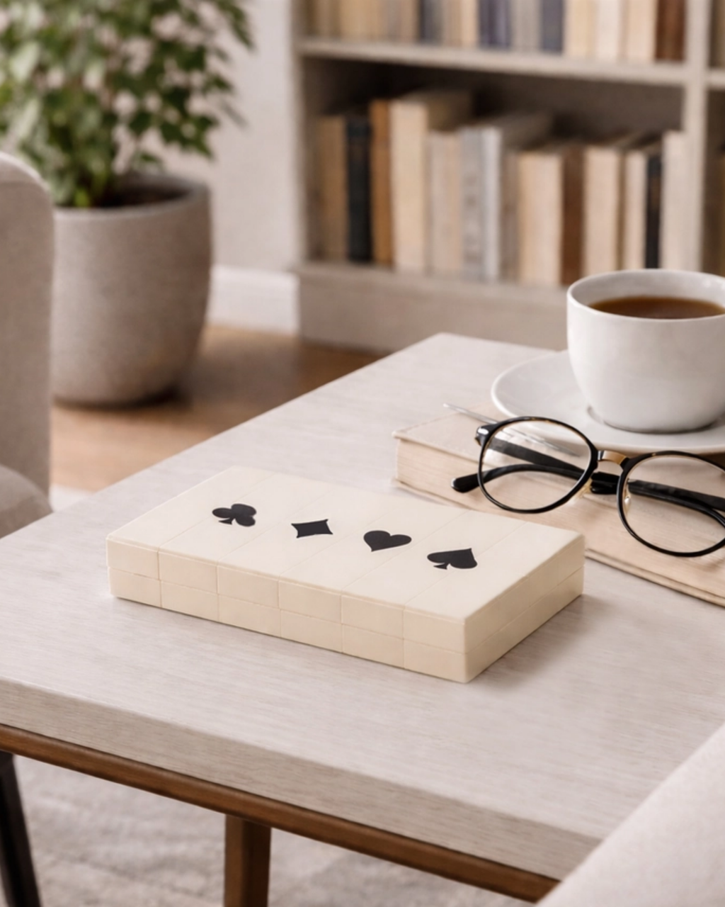 Table Game - White/Black Wood Casual Cards & Dice Box