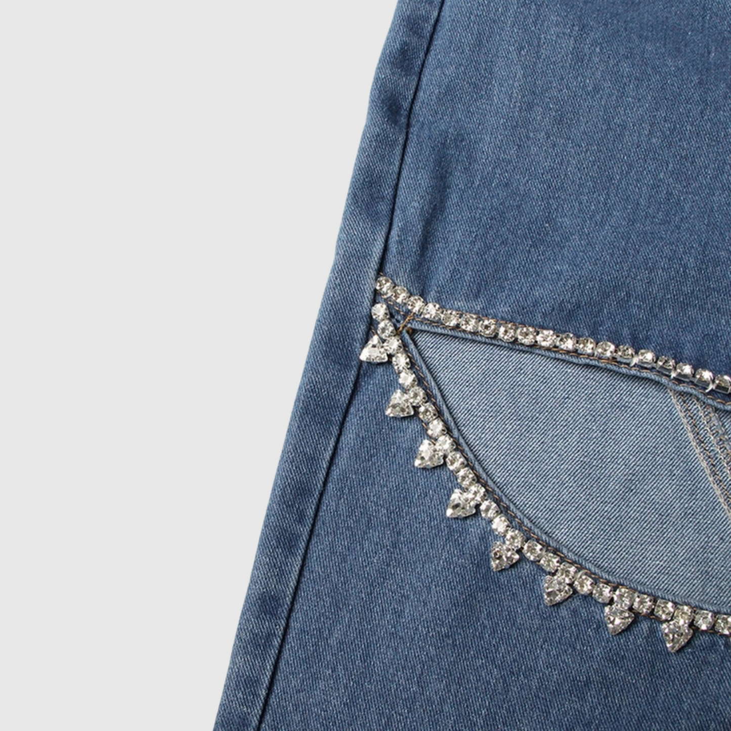 Mid-rise Straight Hollow Studded Jean